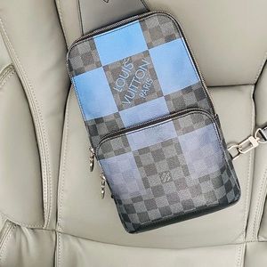 Louis Vuitton Avenue Sling Giante